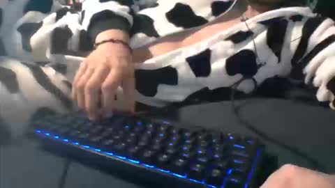 luzocl online show from October 13, 1:39 pm