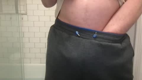 lvguynextdoor440656 online show from April 26, 11:45 pm
