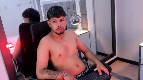 lyam_saenz online show from November 9, 1:09 am