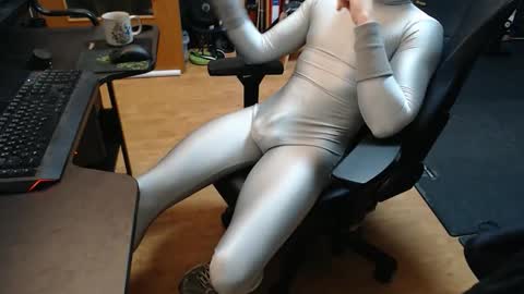 lycraboy123 online show from November 13, 7:46 am