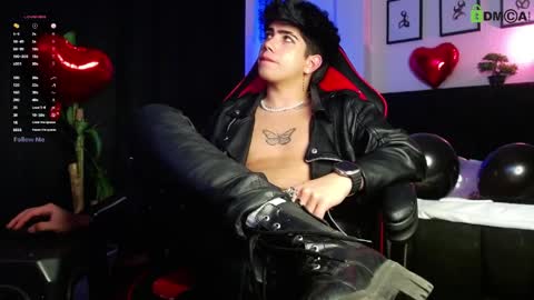 Lyle Bennett Freelance Model online show from March 30, 12:39 pm