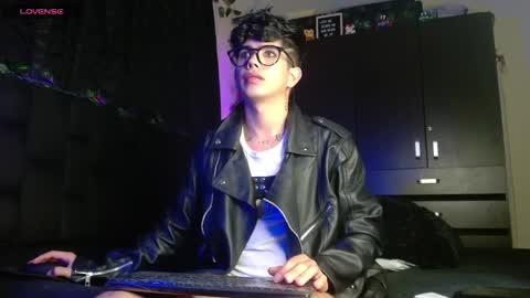 Snapshot of lylebennett_ chatting on January 20, 11:13 am Lyle Bennett Freelance Model online show from January 20, 11:13 am