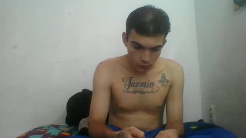 Snapshot of m0ntana777 chatting on October 16, 2:03 pm m0ntana777 online show from October 16, 2:03 pm