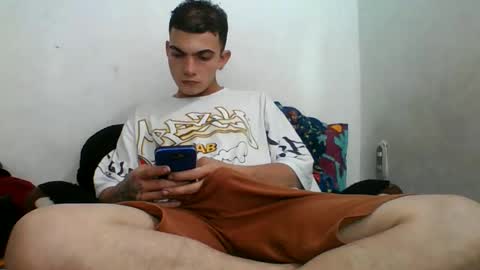 Snapshot of m0ntana777 chatting on September 16, 10:38 am m0ntana777 online show from September 16, 10:38 am
