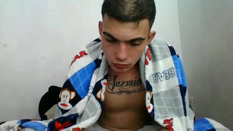 Snapshot of m0ntana777 chatting on September 8, 2:16 pm m0ntana777 online show from September 8, 2:16 pm