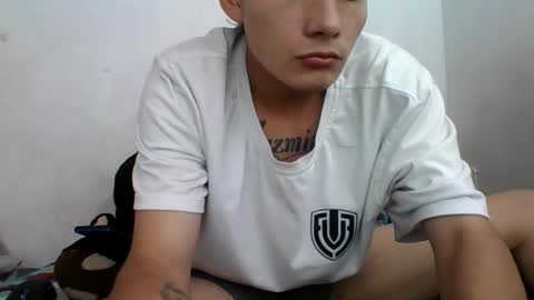 Snapshot of m0ntana777 chatting on September 17, 5:03 pm m0ntana777 online show from September 17, 5:03 pm