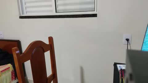 m0ren01995 online show from April 5, 11:45 pm