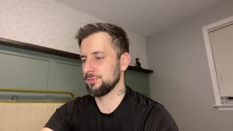 m_stephen online show from April 28, 3:22 am