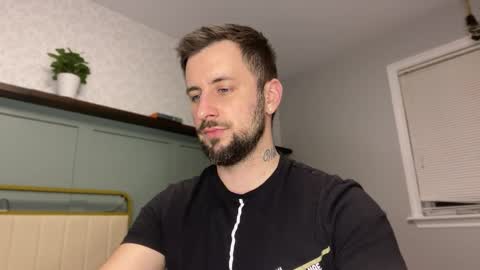 m_stephen online show from April 27, 3:03 am