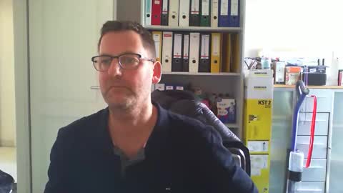 macfly67 online show from April 17, 1:36 pm