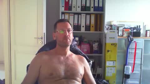 macfly67 online show from April 9, 5:30 pm