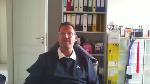 macfly67 online show from April 20, 1:24 pm