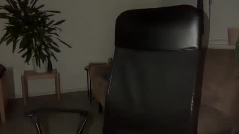 machine_15_ online show from April 5, 11:34 pm