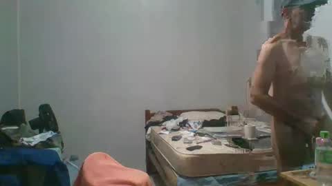 Snapshot of machoalex chatting on February 19, 4:01 am MACHOLIVRE online show from February 19, 4:01 am