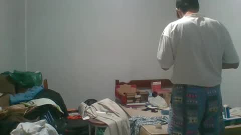 Snapshot of machoalex chatting on March 1, 7:31 am MACHOLIVRE online show from March 1, 7:31 am