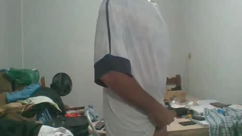 Snapshot of machoalex chatting on March 3, 5:07 am MACHOLIVRE online show from March 3, 5:07 am