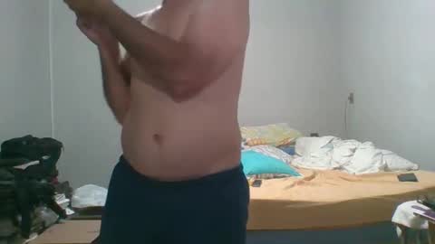 Snapshot of machoalex chatting on January 12, 4:40 pm MACHOLIVRE online show from January 12, 4:40 pm