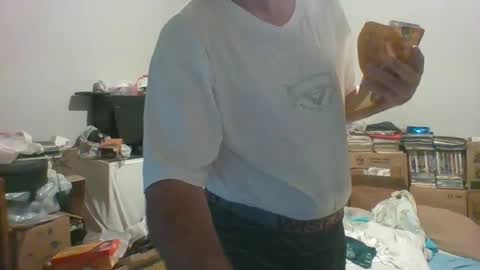 Snapshot of machoalex chatting on October 12, 7:13 am MACHOLIVRE online show from October 12, 7:13 am