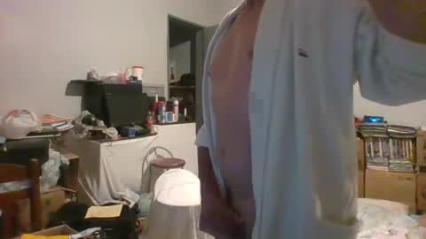 Snapshot of machoalex chatting on October 4, 7:02 am MACHOLIVRE online show from October 4, 7:02 am