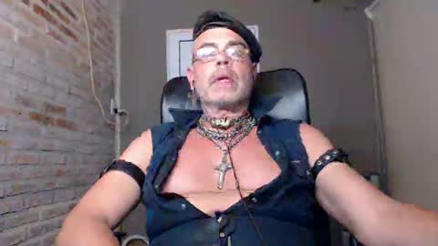 MACHO BUSCADOR online show from December 20, 1:58 am