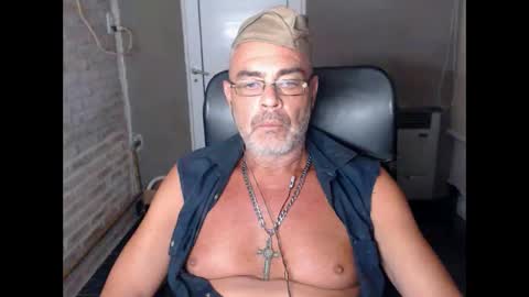 MACHO BUSCADOR online show from January 20, 4:32 am