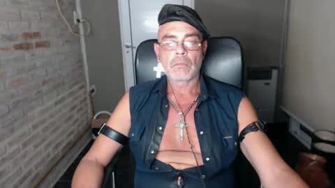 MACHO BUSCADOR online show from February 13, 3:07 am