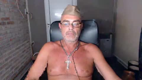 MACHO BUSCADOR online show from February 8, 4:36 am