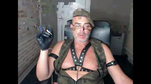 MACHO BUSCADOR online show from December 12, 3:54 am