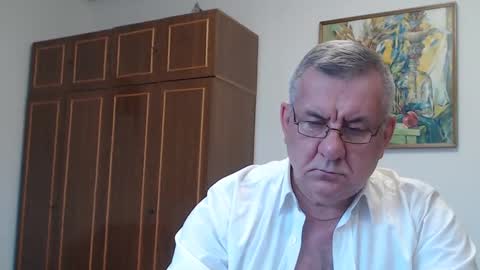 Macho online show from December 15, 1:00 pm