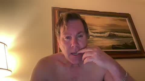 xStraightEdgex online show from March 5, 6:01 am