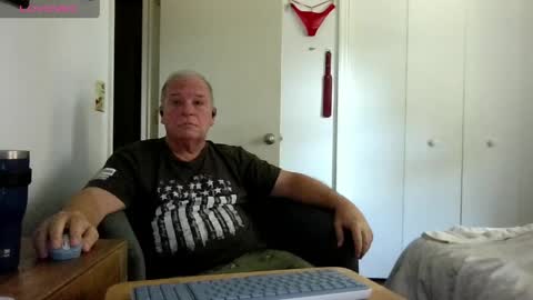 mackdocc001 online show from April 27, 5:52 pm