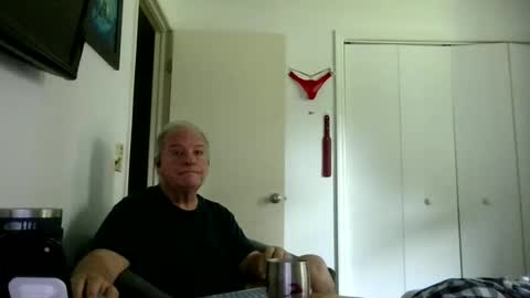 mackdocc001 online show from June 19, 5:40 pm