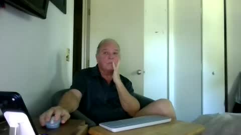mackdocc001 online show from June 15, 1:36 pm