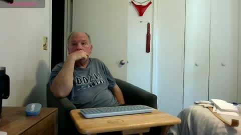 mackdocc001 online show from April 25, 3:20 pm