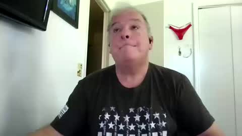 Snapshot of mackdocc001 chatting on October 14, 7:32 pm mackdocc001 online show from October 14, 7:32 pm