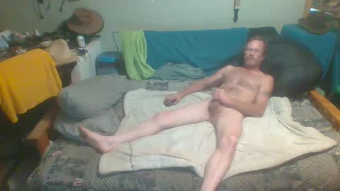 Snapshot of mackdog1369 chatting on October 6, 4:17 am mackdog1369 online show from October 6, 4:17 am