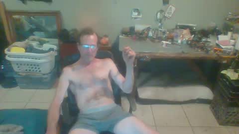 Snapshot of mackdog1369 chatting on January 17, 6:57 am mackdog1369 online show from January 17, 6:57 am