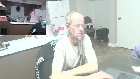 mad_hornet1983 online show from January 21, 4:55 am