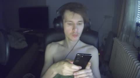 madnessss1215 online show from April 5, 7:05 am