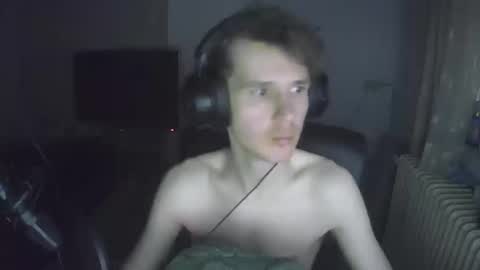 madnessss1215 online show from March 12, 9:50 am