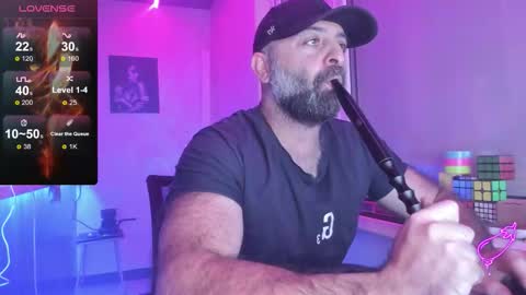 Snapshot of magabear chatting on October 30, 2:35 am Magabear online show from October 30, 2:35 am