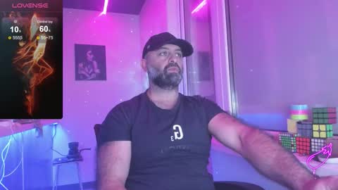 Snapshot of magabear chatting on October 31, 8:40 am Magabear online show from October 31, 8:40 am