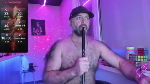 Snapshot of magabear chatting on October 21, 2:47 am Magabear online show from October 21, 2:47 am