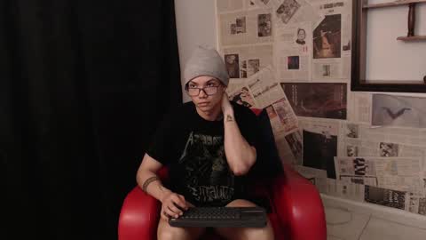 Snapshot of magic_boy01 chatting on October 9, 9:31 pm Damian Rivers online show from October 9, 9:31 pm