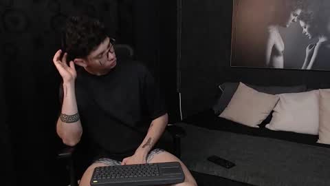 Damian Rivers online show from January 8, 11:10 pm