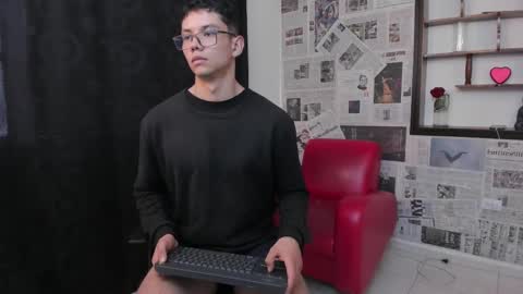 Snapshot of magic_boy01 chatting on February 21, 8:05 pm Damian Rivers online show from February 21, 8:05 pm