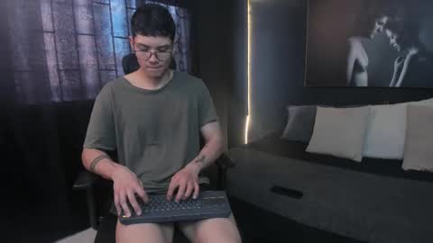 Snapshot of magic_boy01 chatting on September 9, 9:13 pm Damian Rivers online show from September 9, 9:13 pm