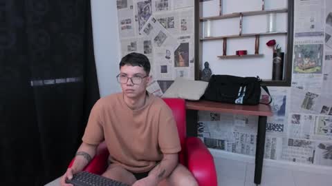 Snapshot of magic_boy01 chatting on March 12, 7:38 pm Damian Rivers online show from March 12, 7:38 pm