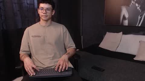 Damian Rivers online show from December 18, 9:00 pm