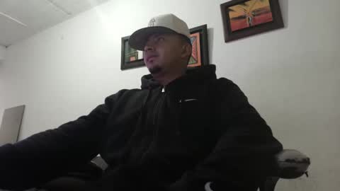 Snapshot of magic_milk23 chatting on September 19, 10:59 am magic_milk23 online show from September 19, 10:59 am